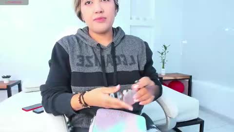 Julietha online show from 02-18-25, 01:43