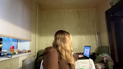 Snapshot of julietmegown chatting on 10-18-25, 02:18 Mia online show from 10-18-25, 02:18