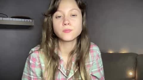 julietsensation online show from 09-16-25, 05:14