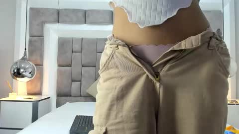 Hi guys It is a pleasure to have you here I am Julieta  online show from 11-04-25, 12:04