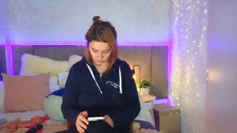 JulietteVolpe Wyorika online show from 01-15-25, 07:26