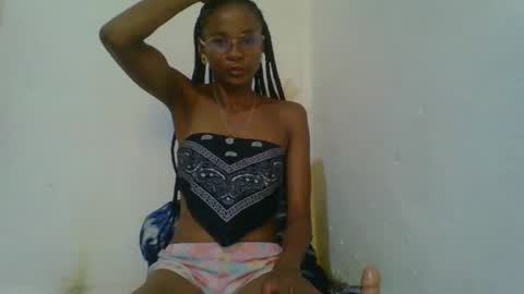 juliexexy online show from 02-05-25, 04:59