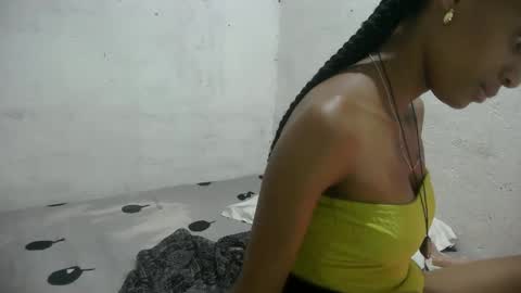 juliexexy online show from 10-02-25, 03:46