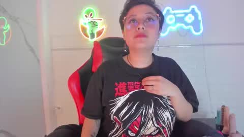 Snapshot of juliexxxtasy chatting on 10-22-25, 07:35 Julieta online show from 10-22-25, 07:35
