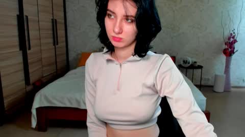 Snapshot of julissweet chatting on 01-11-25, 08:11 Asmodeus online show from 01-11-25, 08:11