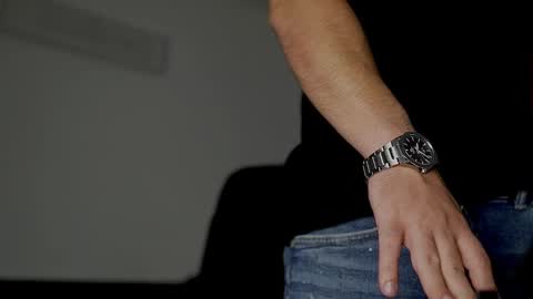 JULiUS   online show from 10-12-25, 05:23