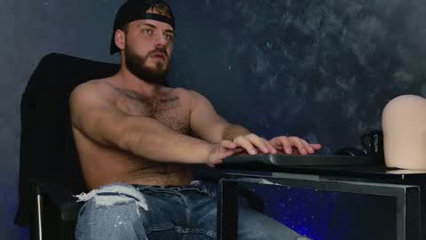 JULiUS   online show from 11-26-25, 08:32