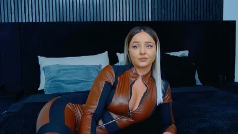 Snapshot of julliamilerrr chatting on 11-19-25, 11:54 Julia online show from 11-19-25, 11:54