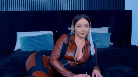 Snapshot of julliamilerrr chatting on 11-20-25, 04:51 Julia online show from 11-20-25, 04:51