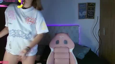 Snapshot of jullianapriv_ chatting on 09-15-25, 02:06 jullianapriv_ online show from 09-15-25, 02:06