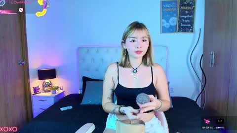 Snapshot of jullianapriv_ chatting on 09-17-25, 01:57 jullianapriv_ online show from 09-17-25, 01:57