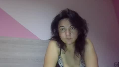 Snapshot of jully_caitlyn chatting on 10-22-25, 12:55 Caitlyn online show from 10-22-25, 12:55