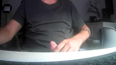 Snapshot of julpo77 chatting on 02-13-26, 04:52 julpo77 online show from 02-13-26, 04:52