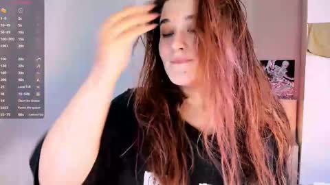 Snapshot of july_slowdive chatting on 12-10-24, 11:43 Julie online show from 12-10-24, 11:43