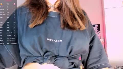 Snapshot of july_slowdive chatting on 02-10-25, 06:42 Julie online show from 02-10-25, 06:42