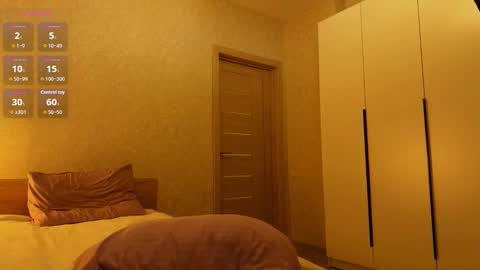 Snapshot of julya_flowerss chatting on 12-02-25, 05:30 Hloya online show from 12-02-25, 05:30