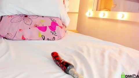  Juliana  online show from 11-19-25, 09:15