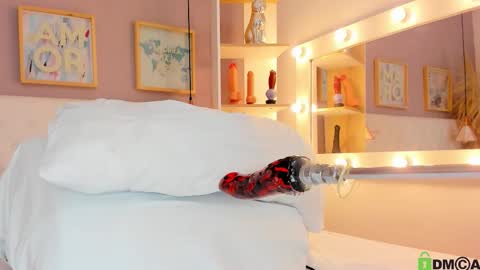  Juliana  online show from 12-22-25, 08:39