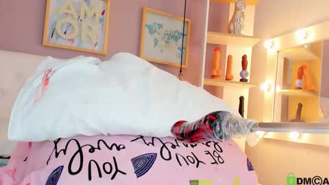  Juliana  online show from 01-05-26, 09:07