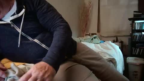 jumpingflash online show from 12-18-24, 03:11