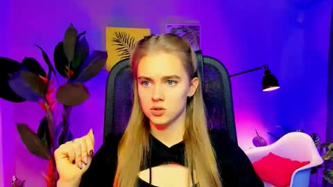 junewoods online show from 11-20-25, 09:20