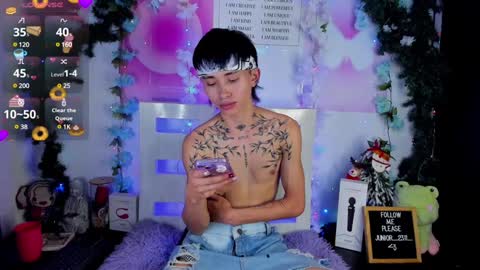 Snapshot of juniior0_0 chatting on 01-17-25, 01:04 Junior online show from 01-17-25, 01:04