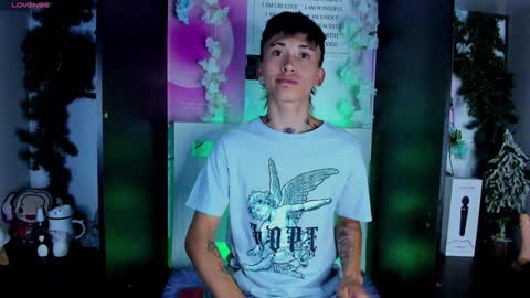 Snapshot of juniior0_0 chatting on 02-06-25, 12:33 Junior online show from 02-06-25, 12:33