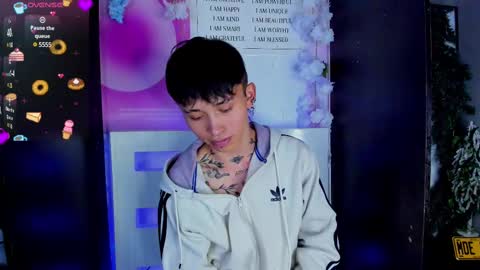 Snapshot of juniior0_0 chatting on 02-13-25, 12:13 Junior online show from 02-13-25, 12:13