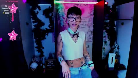 Snapshot of juniior0_0 chatting on 02-19-25, 04:33 Junior online show from 02-19-25, 04:33