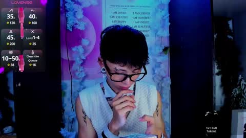 Snapshot of juniior0_0 chatting on 02-19-25, 07:38 Junior online show from 02-19-25, 07:38