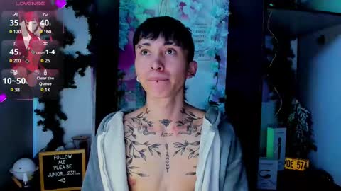 Snapshot of juniior0_0 chatting on 02-28-25, 05:26 Junior online show from 02-28-25, 05:26