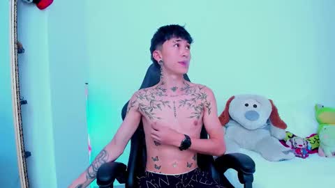 Snapshot of juniior0_0 chatting on 10-24-25, 06:15 Junior online show from 10-24-25, 06:15