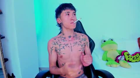 Snapshot of juniior0_0 chatting on 10-25-25, 06:02 Junior online show from 10-25-25, 06:02