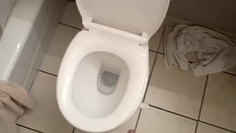 Snapshot of junior69king chatting on 12-20-25, 12:12 manolito online show from 12-20-25, 12:12