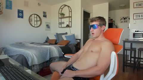 Junior Madison online show from 09-30-25, 06:13