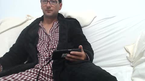 Snapshot of junkiecouple chatting on 10-03-25, 08:55 junkiecouple online show from 10-03-25, 08:55