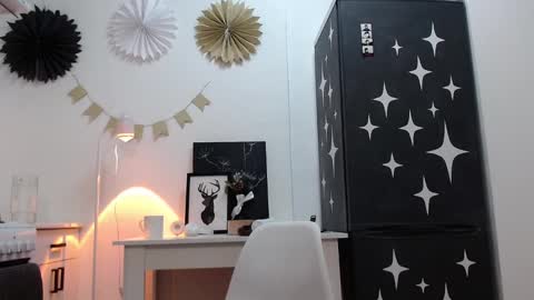 Snapshot of junnewers chatting on 12-22-25, 05:21 JunneWers online show from 12-22-25, 05:21