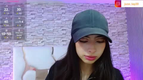 Snapshot of juno_tay chatting on 09-28-25, 11:48 JUNO online show from 09-28-25, 11:48