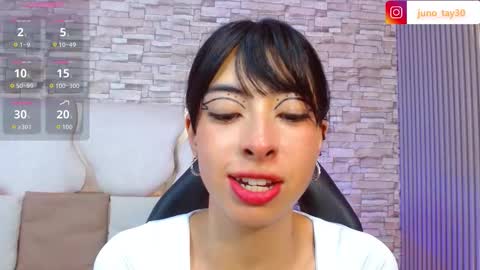 Snapshot of juno_tay chatting on 10-17-25, 11:46 JUNO online show from 10-17-25, 11:46