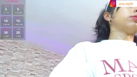 Snapshot of juno_tay chatting on 10-30-25, 11:55 JUNO online show from 10-30-25, 11:55