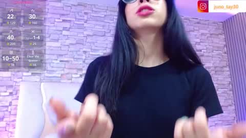 Snapshot of juno_tay chatting on 11-05-25, 11:43 JUNO online show from 11-05-25, 11:43