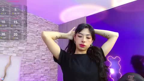 Snapshot of juno_tay chatting on 11-17-25, 11:38 JUNO online show from 11-17-25, 11:38