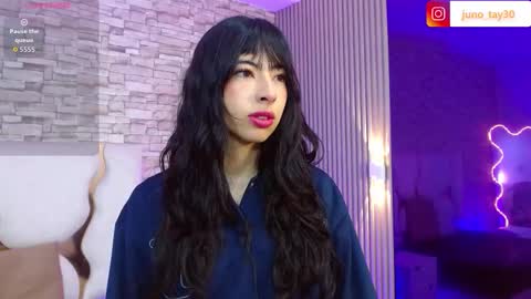 Snapshot of juno_tay chatting on 11-19-25, 11:54 JUNO online show from 11-19-25, 11:54