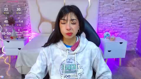 Snapshot of juno_tay chatting on 11-24-25, 11:54 JUNO online show from 11-24-25, 11:54