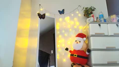 junovaughn online show from 12-20-25, 01:02