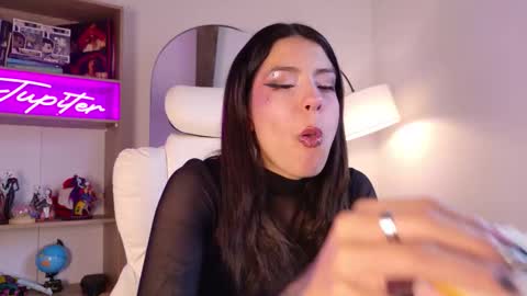 Snapshot of jupiter_sin_h chatting on 12-15-25, 09:19 Welcome to my new account online show from 12-15-25, 09:19