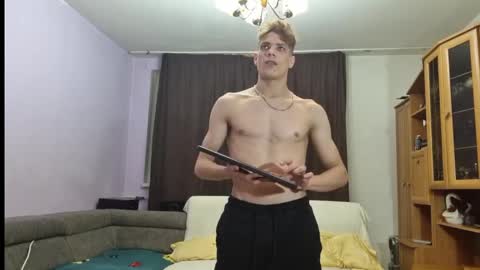 Snapshot of just_alexx12 chatting on 12-17-24, 08:32 just_alexx12 online show from 12-17-24, 08:32