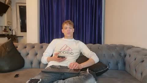 Snapshot of just_alexx12 chatting on 12-21-24, 05:18 just_alexx12 online show from 12-21-24, 05:18