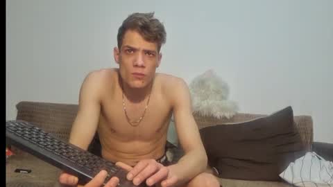 Snapshot of just_alexx12 chatting on 12-29-24, 12:41 just_alexx12 online show from 12-29-24, 12:41