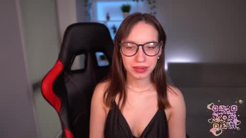 Snapshot of just_emmy chatting on 03-02-25, 04:50 just call me Emmy online show from 03-02-25, 04:50